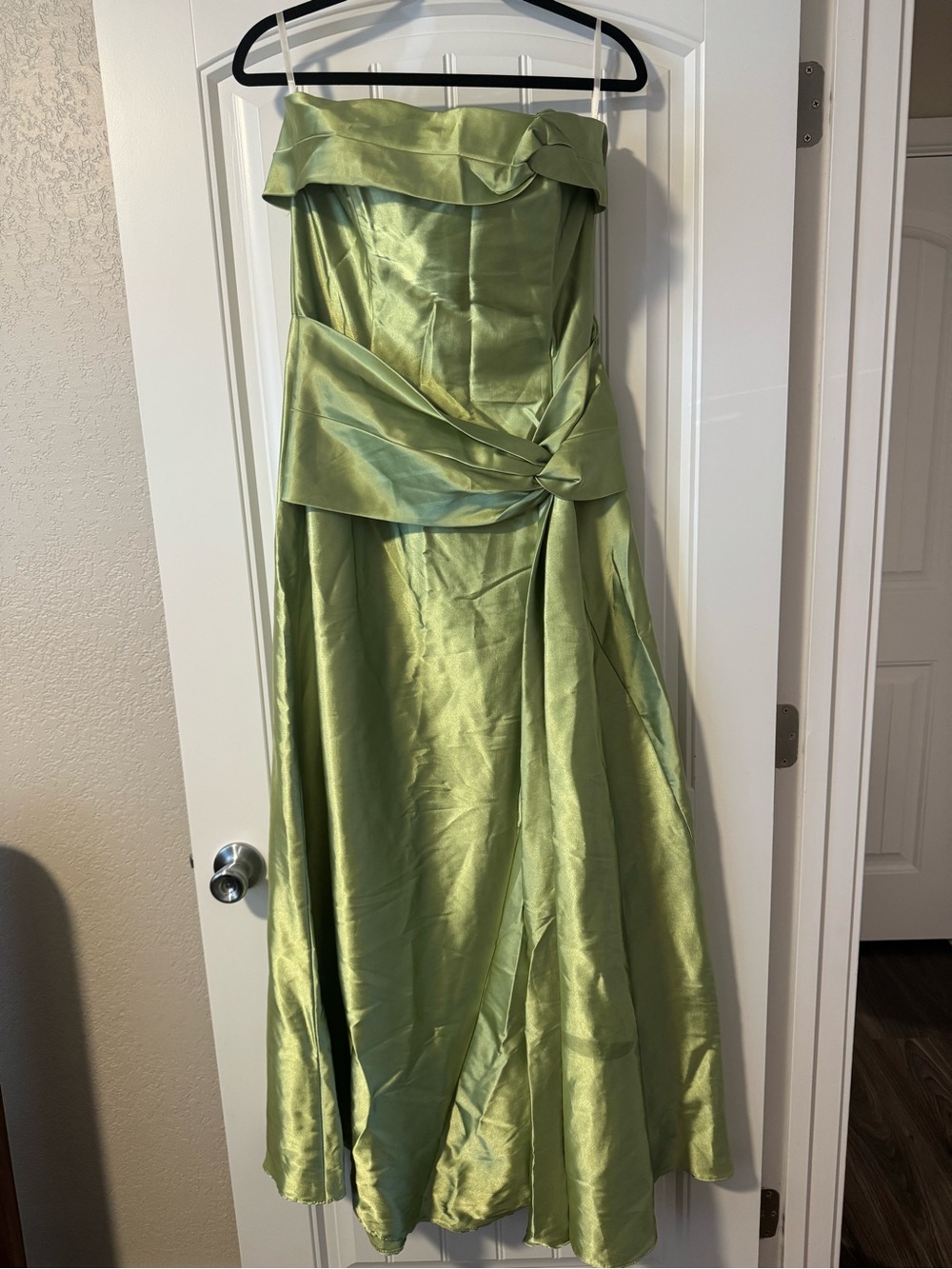 Jessica McClintock Strapless Satin Gown in Vibrant Green